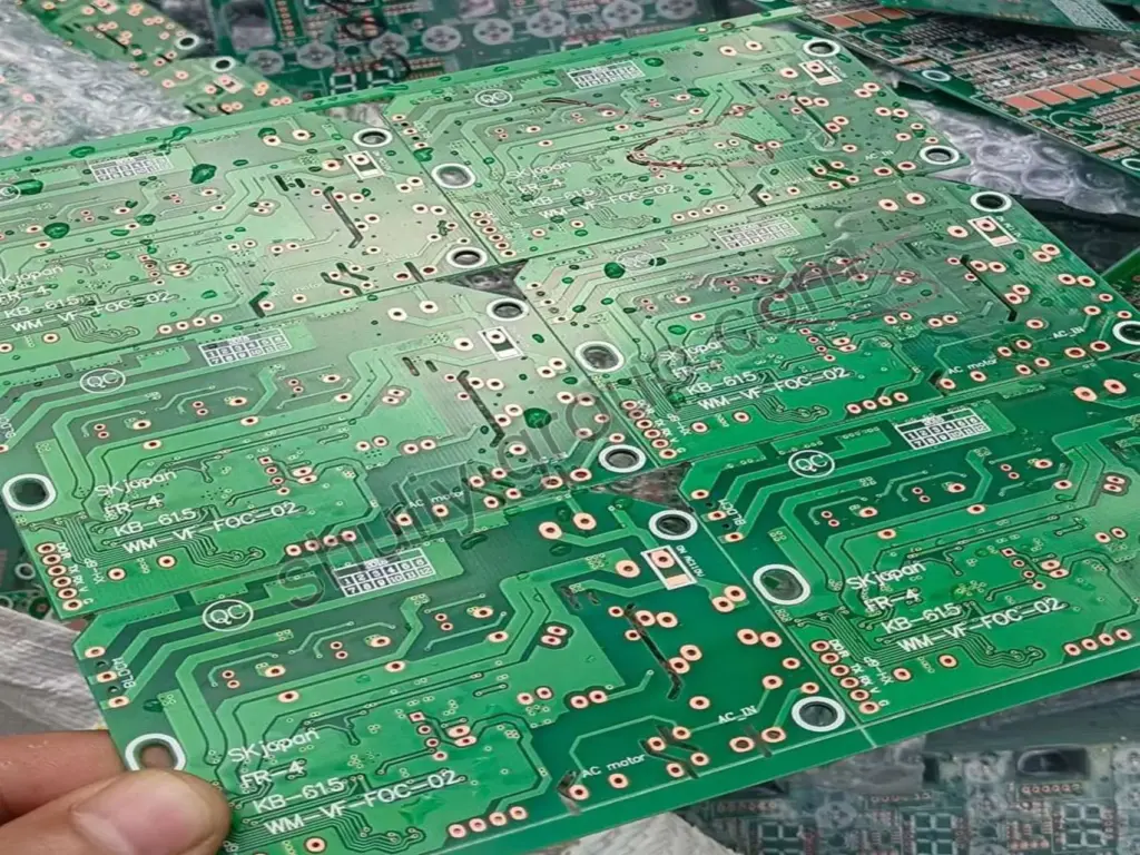 لوحات الدوائر الإلكترونية المهدرة