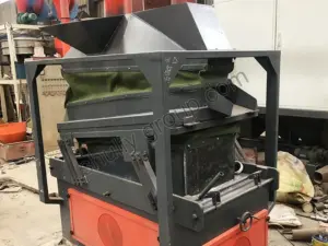 Radiator separating machine