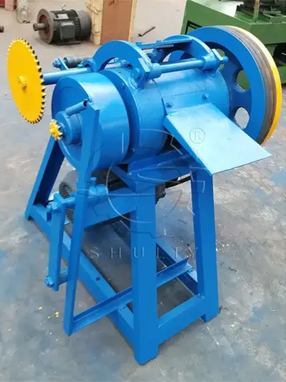 قاطع كتل الإطارات التالفة