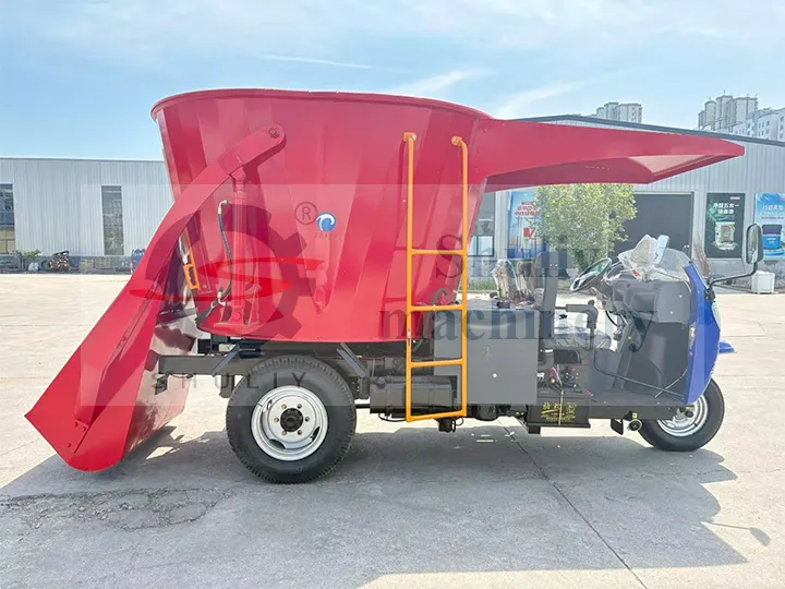 silage spreader